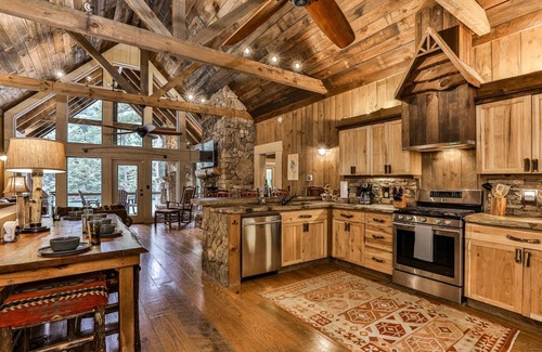 Wilscot Cabina | Around The Bend On Lake Blue Ridge