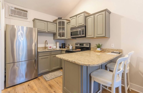 Saugatuck Casa | Arrowhead #4 - Walking distance to downtown Saugatuck, Updated studio