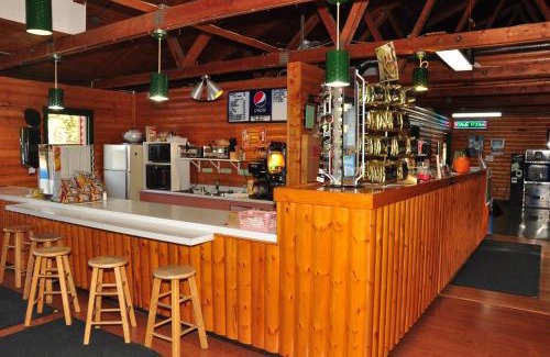 Marquette County Complejo | Arrowhead Camping Resort Park Model 10