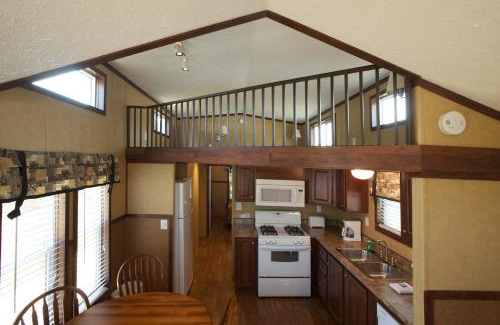 Marquette County Complejo | Arrowhead Camping Resort Cottage 11