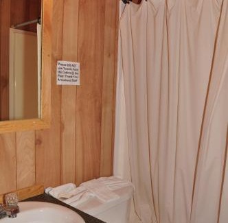 Marquette County Complejo | Arrowhead Camping Resort Deluxe Cabin 14