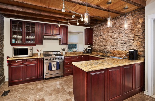 Historic Old Town Casa | Arrowstone Luxury Farmhouse in Historic Old Town, Niagara-on-the-Lake.