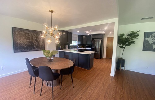Columbia Casa | Arroyo Manor - Centrally Located