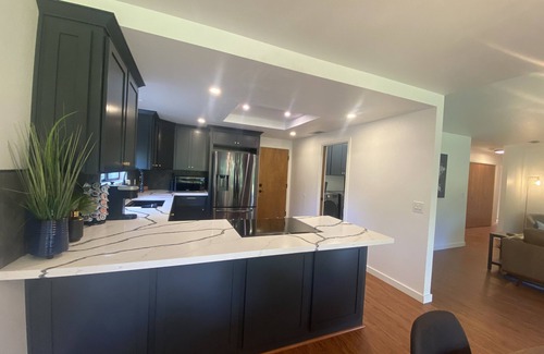 Columbia Casa | Arroyo Manor - Centrally Located