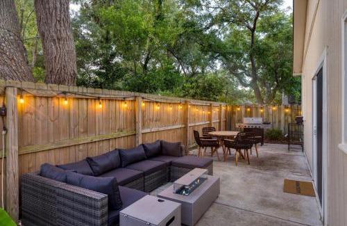 Old Village Casa | Arsenal Buyout by AvantStay 2 Homes Near Sullivan’s Island w Outdoor Dining