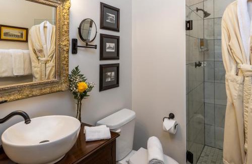 Eureka Springs Historic District Cama Y Desayuno | Arsenic and Old Lace Bed & Breakfast Inn