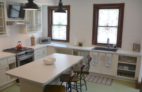 West Washington Casa | Art and Lodging