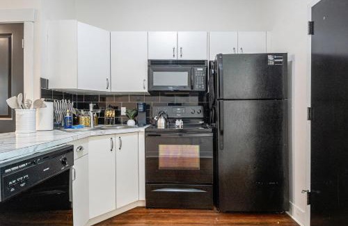 Downtown Omaha Apartamento | Art Deco Dream Chic 1BR in Midtown
