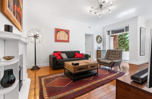 Bellevue Hill Apartamento | Art-Deco Gem in Midlothian Opposite Beach