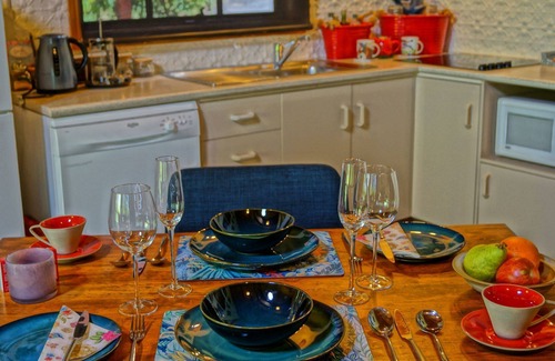 Beechworth Cabaña | Art Escape is a very private cottage perfect for a couple