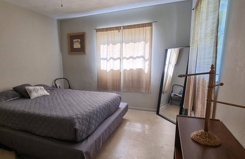 Bayou Oaks Casa | Art Haven Retreat - Open Plan Home with Sun Room and Fenced Yard