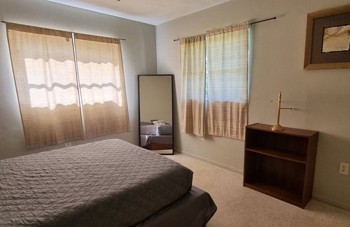 Bayou Oaks Casa | Art Haven Retreat - Open Plan Home with Sun Room and Fenced Yard