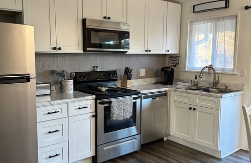Johnson City Casa | Art Haven Unit 1. Close to everything!