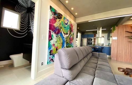 Governador Celso Ramos Apartamento | Art Home penthouse, sea view cinema property with jacuzzi, 90 meters from the sea.
