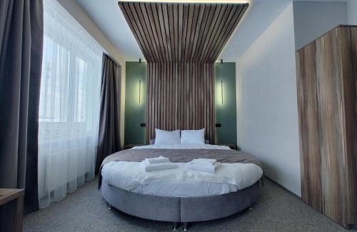Lychakivskyi District Hotel | Art Hotel Palma