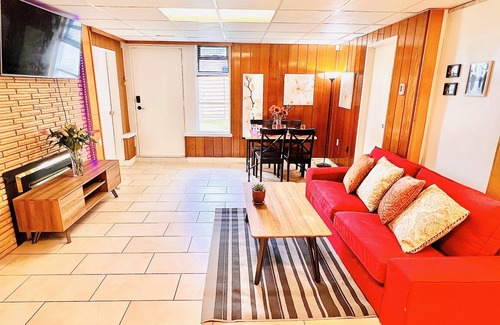Burnaby Casa | ART House Burnaby Two Bedrooms Suite