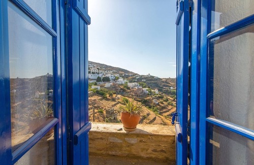 Tinos Casa | "Casa de arte"