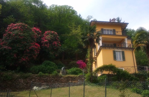 Cannobio Villa | Villa de estilo Art Nouveau con piscina, jardín, barbacoa, WiFi, vistas impresionantes, cerca de la ciudad.