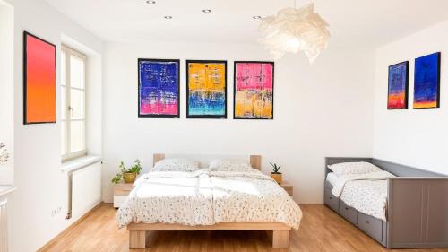 Ceske Budejovice Apartamento | ART room with rooftop prosecco picnic or breakfast