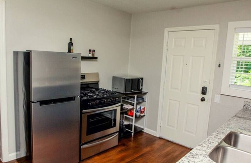 Kessler Apartamento | ART♥ State Fair Suite. Spacious 1 BR apartment