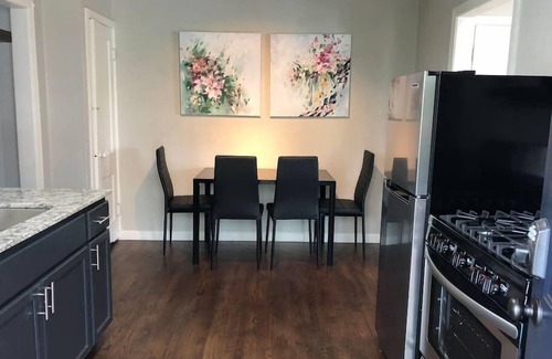 Kessler Apartamento | ART♥ State Fair Suite. Spacious 1 BR apartment