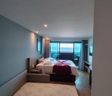 Pituba Apartamento | Art Studio - Praia de Armação - 36m Frente Mar - PÉ NA AREIA ! Com Varanda Gourmet - ALTO PADRÃO