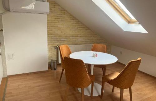 Nis Apartamento | Art Studio