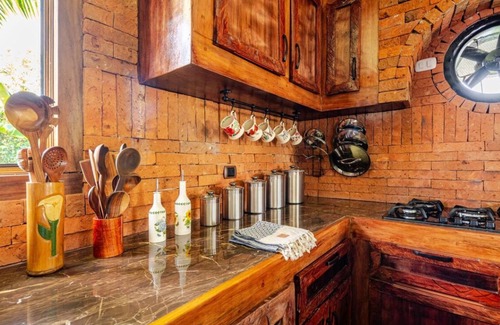 Quimbaya Chalet De Esquí | Art Tropical Retreat for Relaxation, Barbecue, and Quality Family Time!"