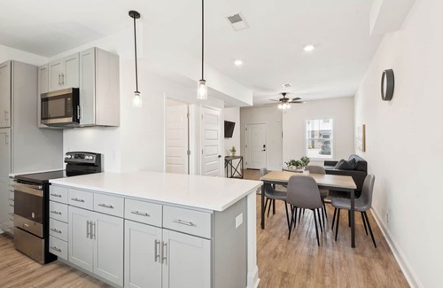 Clarksville Apartamento | Arte Luxury townhomes E2 I Comfy 2 Bed 2.5 Bath