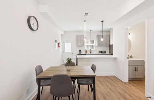 Clarksville Apartamento | Arte Luxury townhomes E2 I Comfy 2 Bed 2.5 Bath