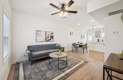 Clarksville Apartamento | Arte Luxury townhomes K3 I Comfy 2 Bed 2.5 Bath