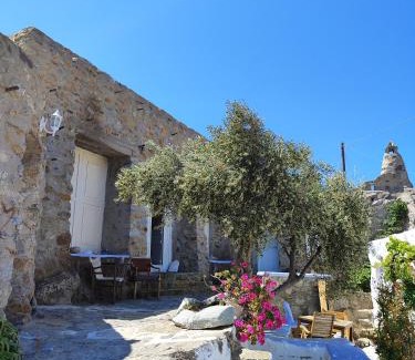 Paraga Cabina | Artemis cottage