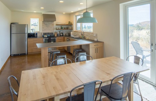 Winthrop Casa | Artemisia: Nueva casa con vista de energía cero: caminar a la ciudad
