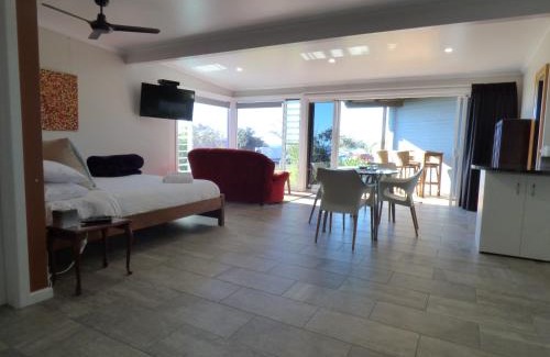 Emerald Beach Apartamento | ArtHOUSE Beachfront Accommodation