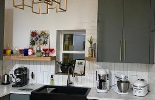 Oak Cliff Casa | Arthouse- Bishop Arts - Beautiful house in historical Winnetka neighborhood.