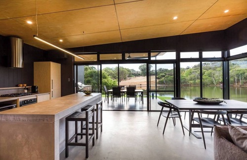 Yallingup Villa | Artisan Gunyulgup Luxe Lakeside Wellness Hideaway