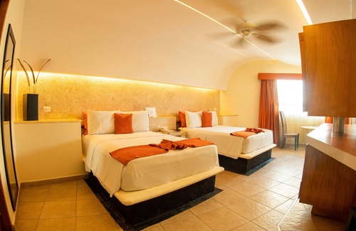 Playa Chachalacas Complejo | Artisan Playa Esmeralda Family Beach Hotel