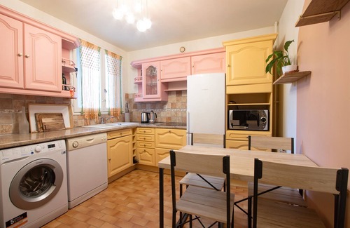 Bois-Colombes Apartamento | Artist's Owned Appartement With Garden and Solar Room Near Paris