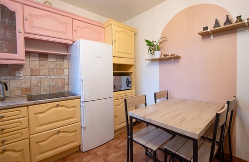 Bois-Colombes Apartamento | Artist's Owned Appartement With Garden and Solar Room Near Paris