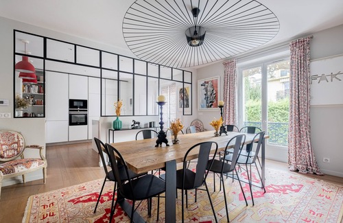 Parchamp–Albert Kahn Apartamento | Artistic Aperture, by Veeve
