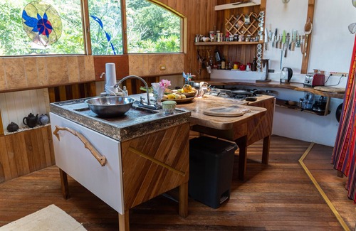 Tajo Alto Casa | Artistic House ; Peaceful place in the Mountains. Close to Miramar, Puntarenas