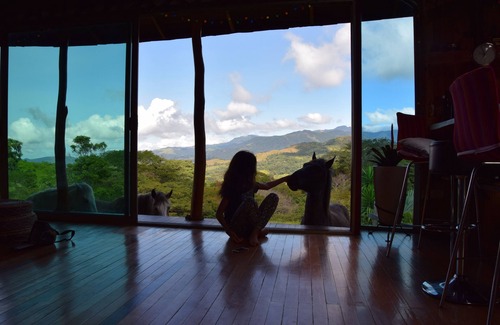 Tajo Alto Otro | Artistic House ; Peaceful place in the Mountains. Close to Miramar, Puntarenas