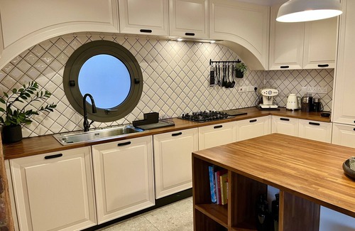 Limassol Apartamento | Artistic Luxury Flat in Limassol