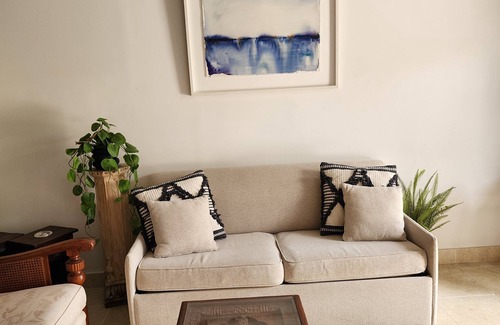 Parramatta Casa | Stylish Gallery Sleeps 4 | Near Parramatta CBD