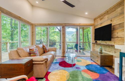 Fairview Casa | Artist’s Palette by AvantStay Colorful Retreat