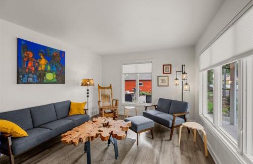 Bottineau Casa | Arts District Abode