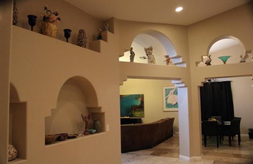 Paradise Valley Village Casa | Arts, Fenced Private Pool, Fire World