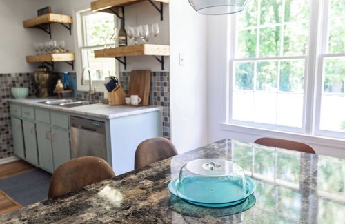 Lithonia Casa | Artsy and eclectic retreat with private pool and hot tub located near Atlanta