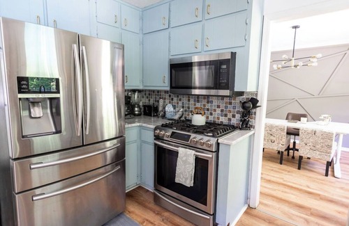 Lithonia Casa | Artsy and eclectic retreat with private pool and hot tub located near Atlanta