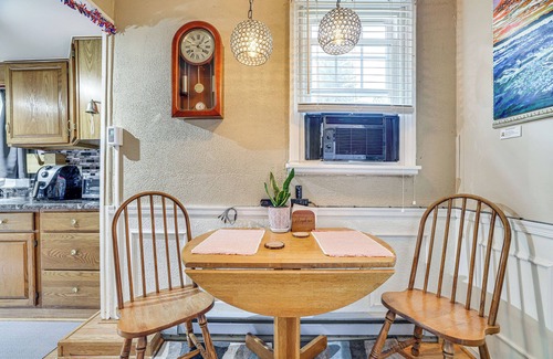 Scotrun Cabaña | Artsy Cottage in Scotrun w/ Studio Space & Hot Tub